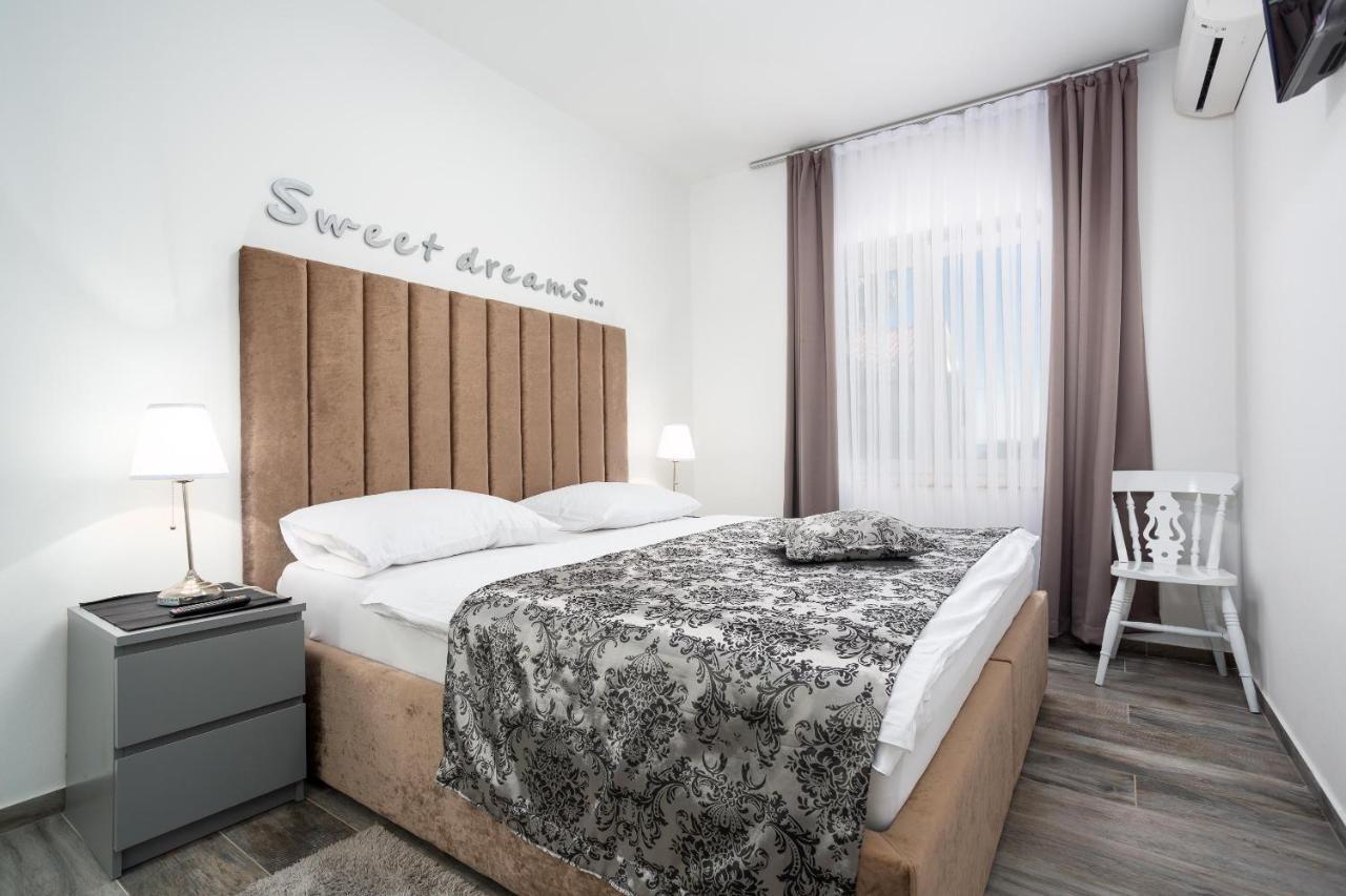 Apartments&Rooms Dario Krk Krk Town Exterior foto