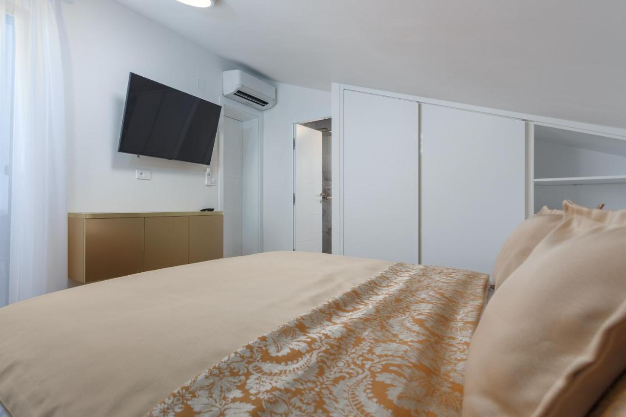 Apartments&Rooms Dario Krk Krk Town Exterior foto