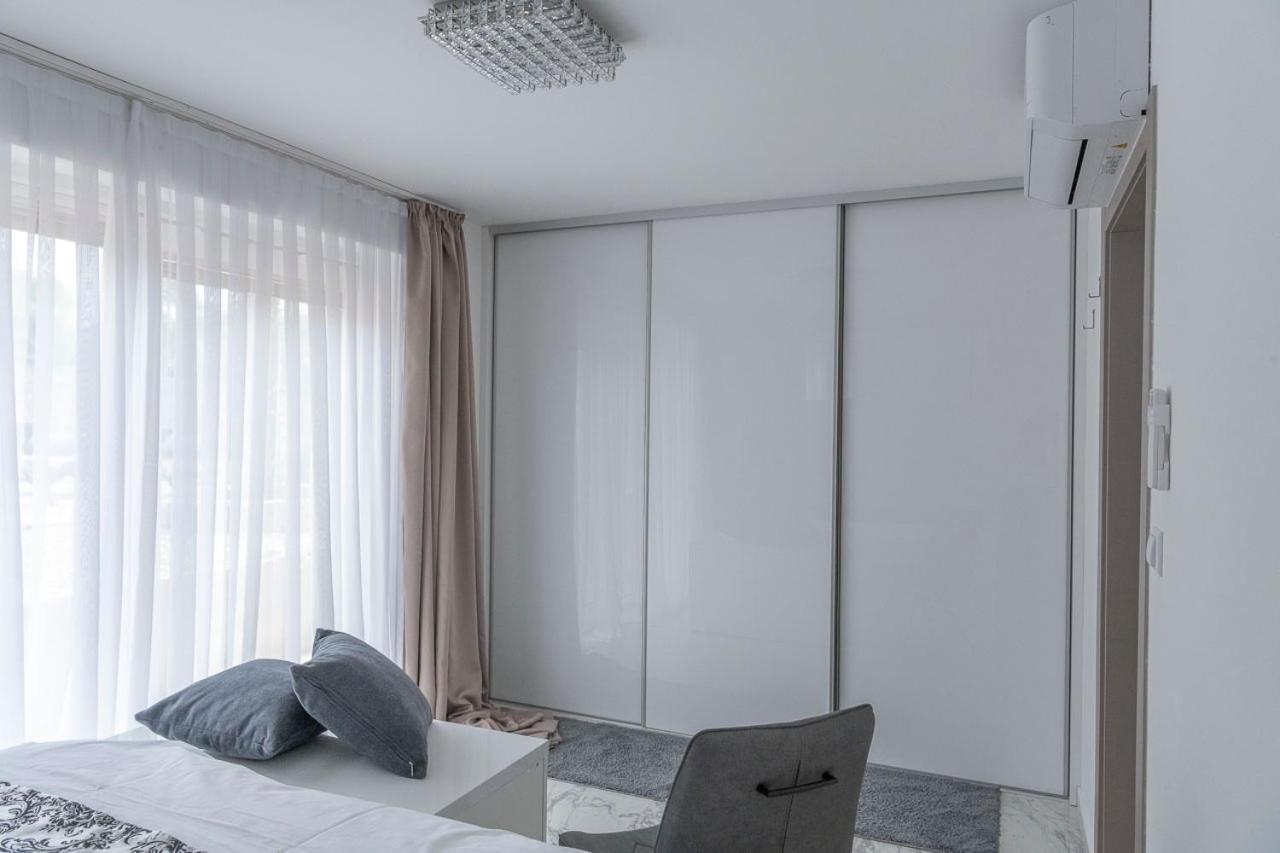 Apartments&Rooms Dario Krk Krk Town Exterior foto